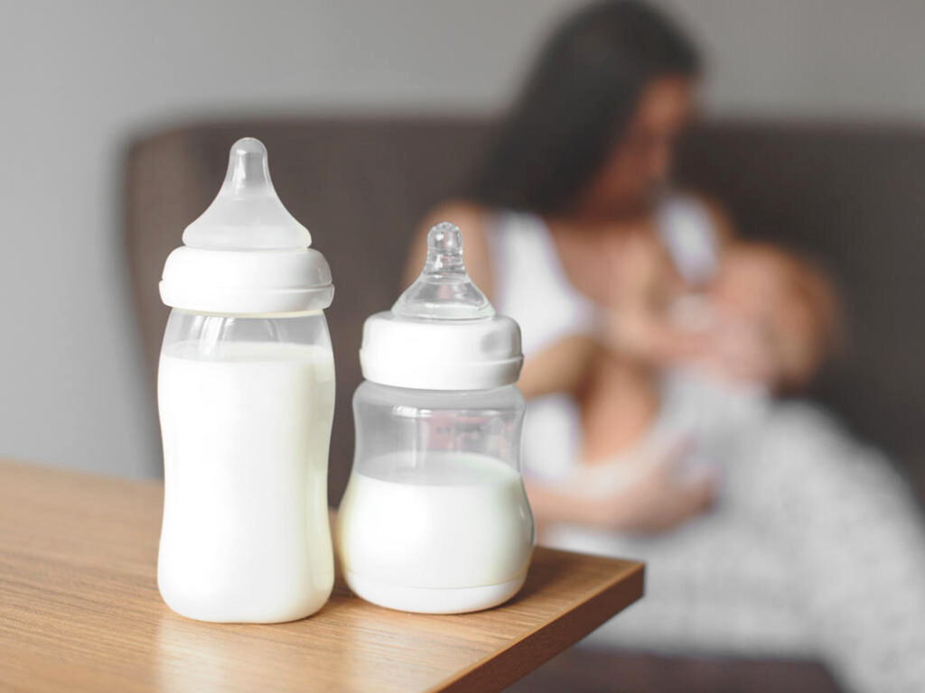 Mách các mẹ bí quyết giúp bổ sung sữa cho bé đúng cách